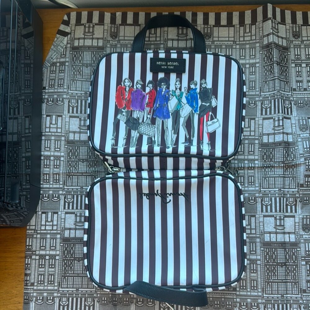 Henri Bendel Medium Size Travel Toiletry, Makeup, or Electronic Carry Case